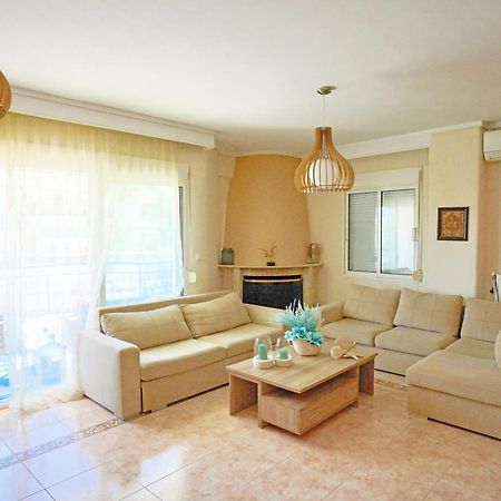 Lovely And Sunny Apartament 300M From Beach!! Peraía Esterno foto
