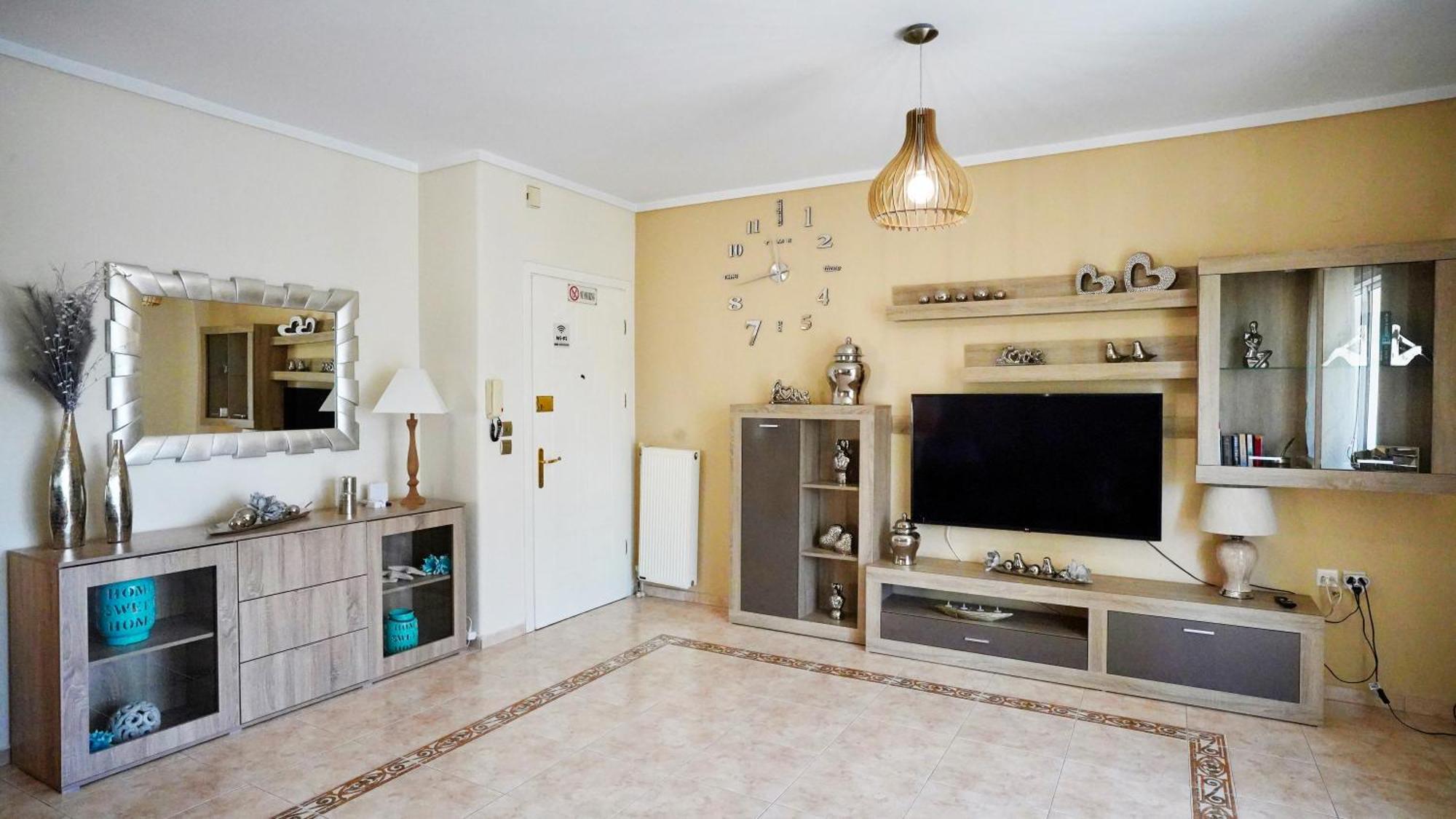 Lovely And Sunny Apartament 300M From Beach!! Peraía Esterno foto