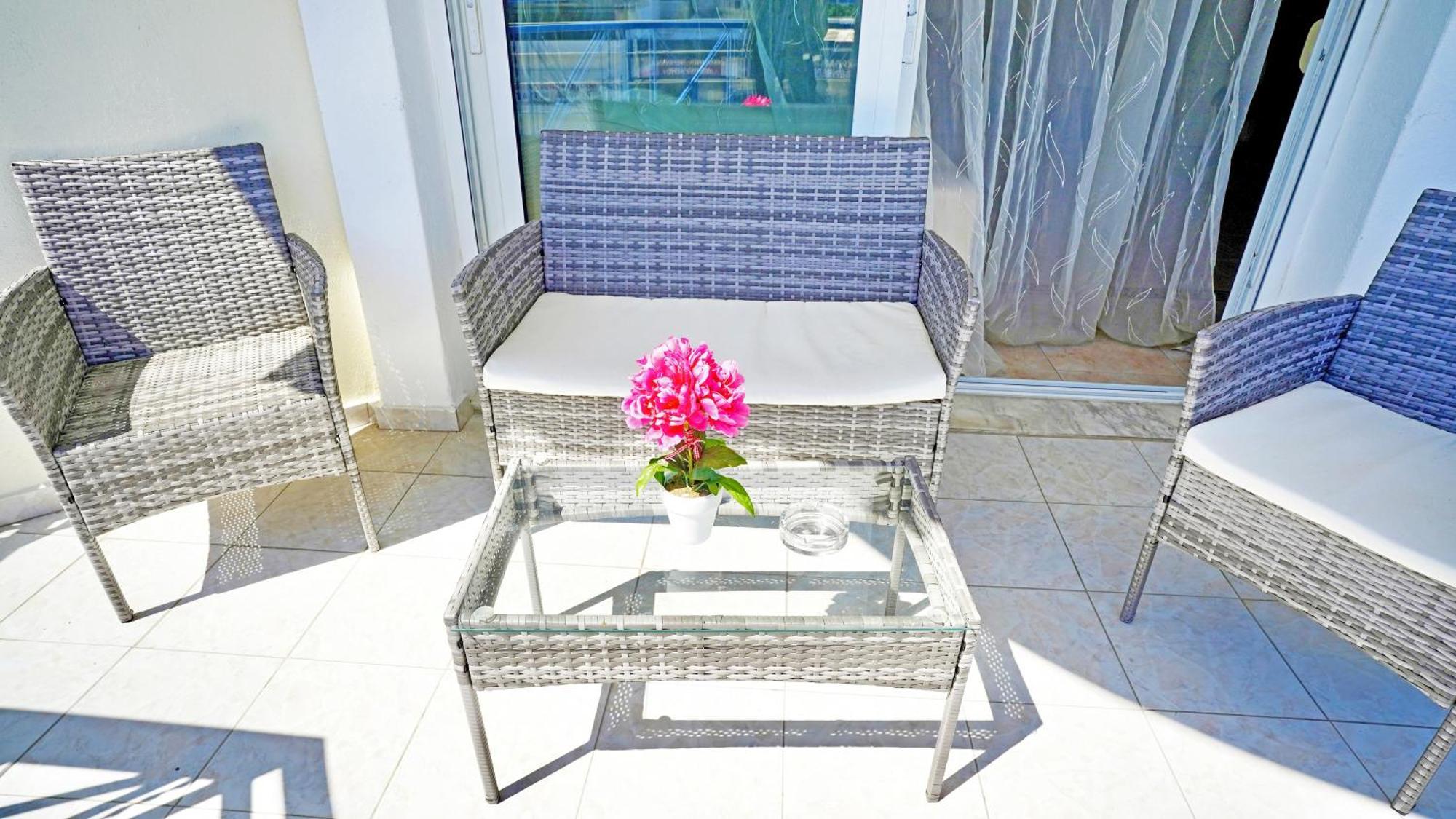 Lovely And Sunny Apartament 300M From Beach!! Peraía Esterno foto