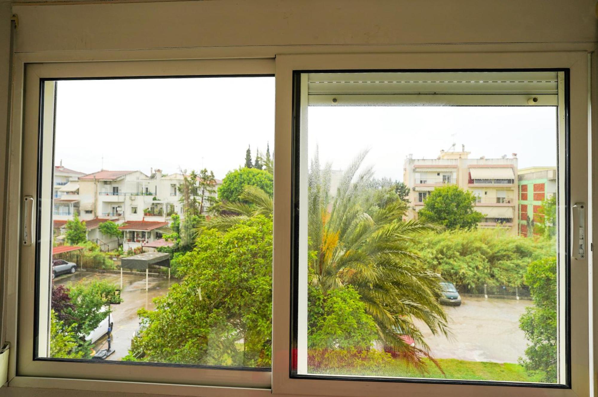 Lovely And Sunny Apartament 300M From Beach!! Peraía Esterno foto
