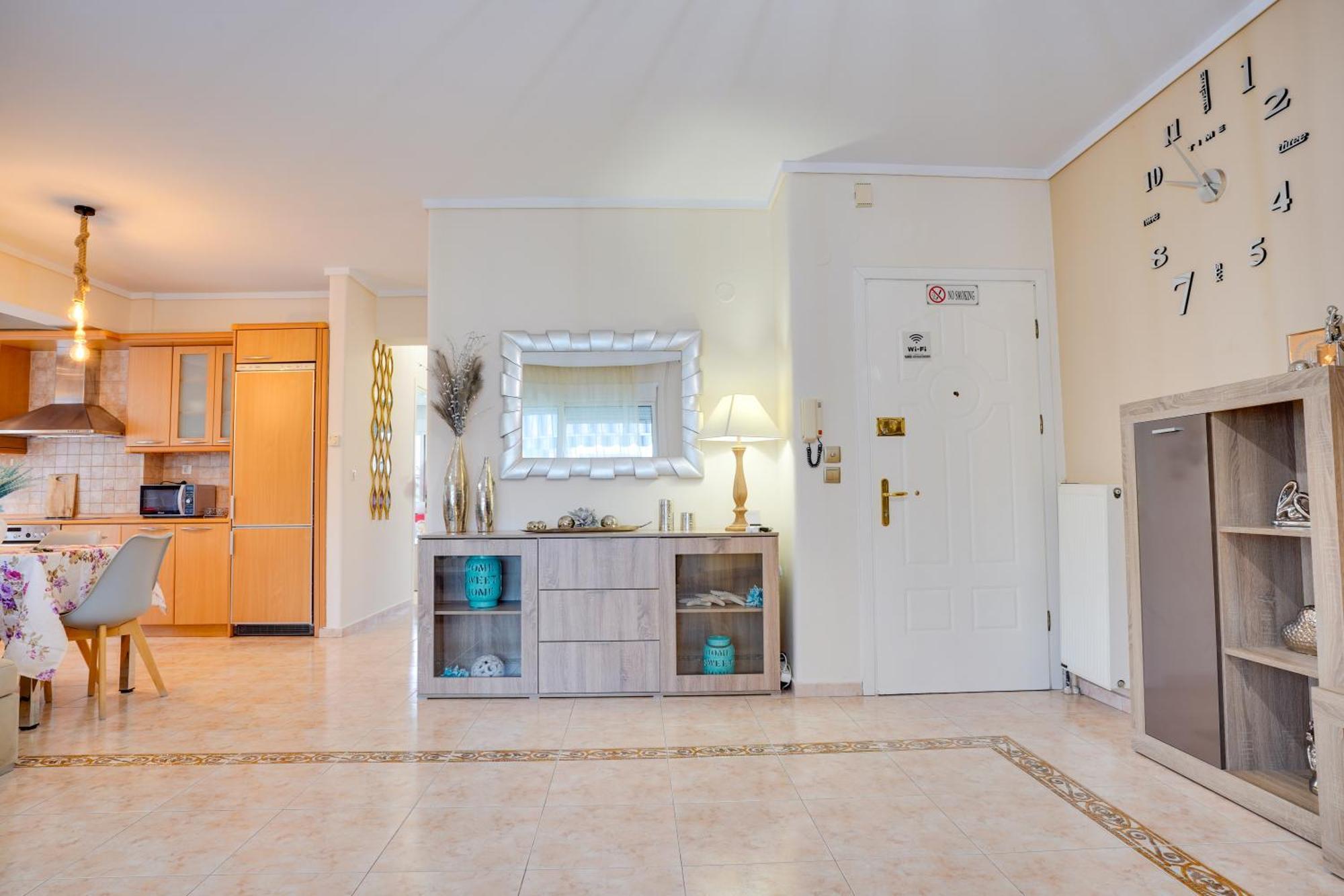 Lovely And Sunny Apartament 300M From Beach!! Peraía Esterno foto