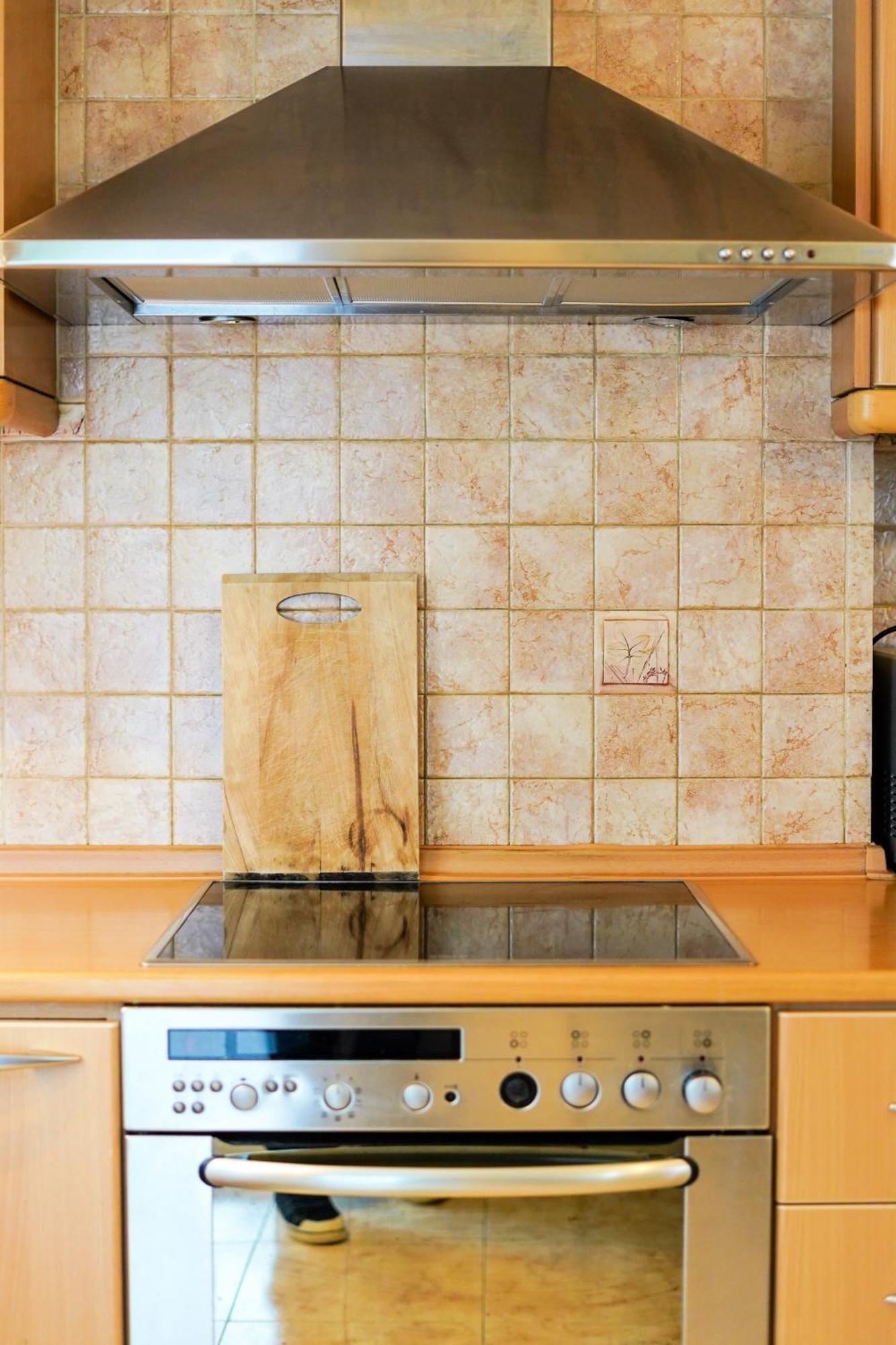 Lovely And Sunny Apartament 300M From Beach!! Peraía Esterno foto